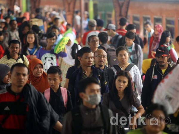 Arus Balik di Stasiun Pasar Senen