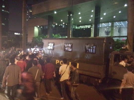 3 Aktivis Progress 98 Diusir Paksa Petugas Kepolisian di KPK