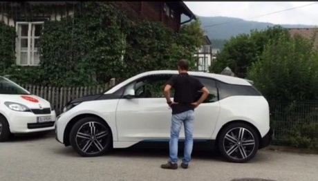 BMW i3 Bisa Parkir Sendiri
