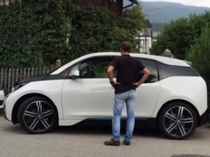 BMW i3 Bisa Parkir Sendiri