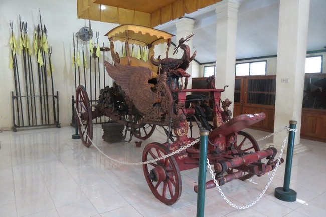 Kamasutra & 4 Hal Menarik di Keraton Kasepuhan Cirebon