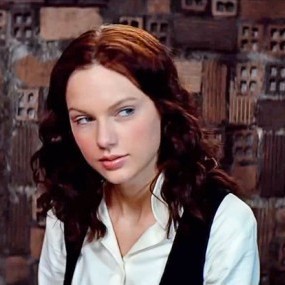 Taylor Swift Bermain Tanpa Emosi di Film The Giver