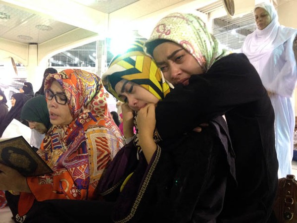 Ultah Penuh Haru Syahrini di Mekkah