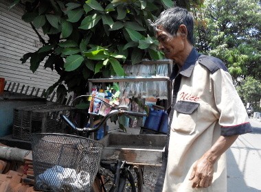 Teladan Engkong Sukri, Tetap Berbagi Walau Hidup Prihatin di Jakarta