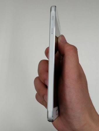Penampakan Pertama Galaxy Alpha Putih