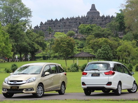 Honda Mobilio Meledak di India