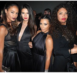 Foto: Keseruan Pesta Ulang Tahun Desainer Givenchy yang Dipenuhi Selebriti
