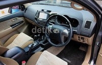Fortuner 4X4 Diesel VNT menggunakan mesin 2.500 cc diesel common-rail dengan intercooler. Mesin ini dipadukan dengan transmisi otomatis.