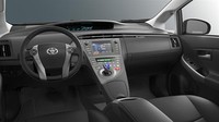 Untuk interiornya, nuansa hitam berpadu dengan jahitan abu-abu. Batang kemudinya menggunakan bahan SofTex termasuk bezel krom gelap. (dok Toyota)