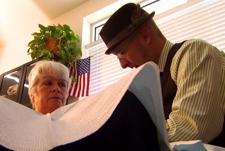 Seniman Tato Ini Bantu Kembalikan Payudara Pelanggan Pasca Operasi Kanker