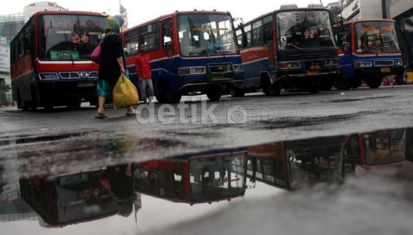 Kemenhub Minta Kendaraan Logistik Dilarang Pakai BBM Subsidi
