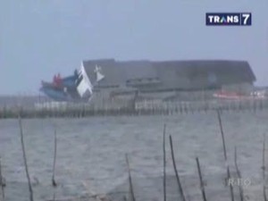 Kapal Penumpang Tabrak Karang, 2 Tewas dan Ratusan Lainnya Terluka