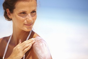 Selain Sunblock, Ini yang Harus Disiapkan untuk Hindari Bahaya Sinar UV