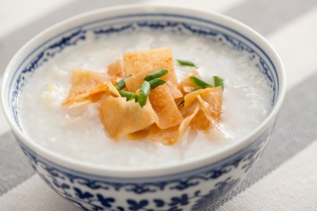 Optimalkan Pemakaian Rice Cooker untuk Bikin Bubur dan Nasi Hainan