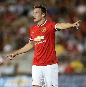 Ketika Phil Jones Kena Olok-olok Akibat Lupa Bawa Dompet