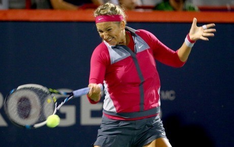 Azarenka Menang Susah Payah