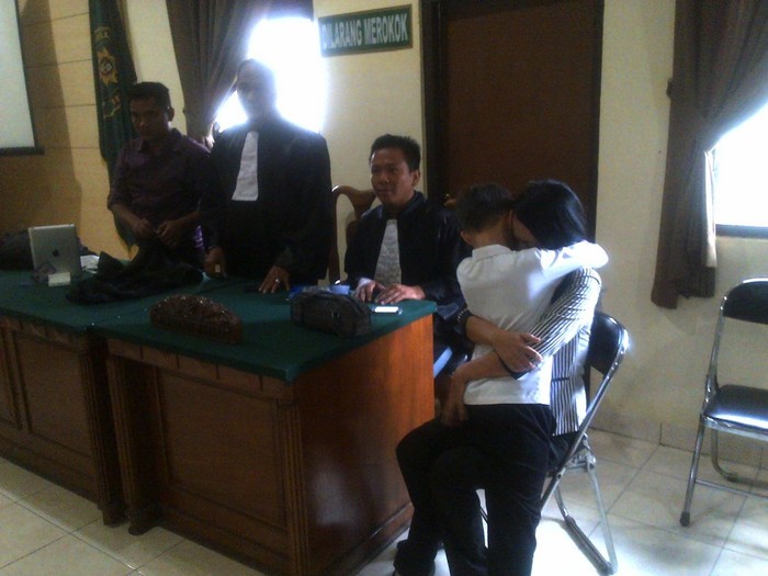 Ibu ini Divonis 6 Bulan Hukuman Percobaan karena Eksploitasi Anak