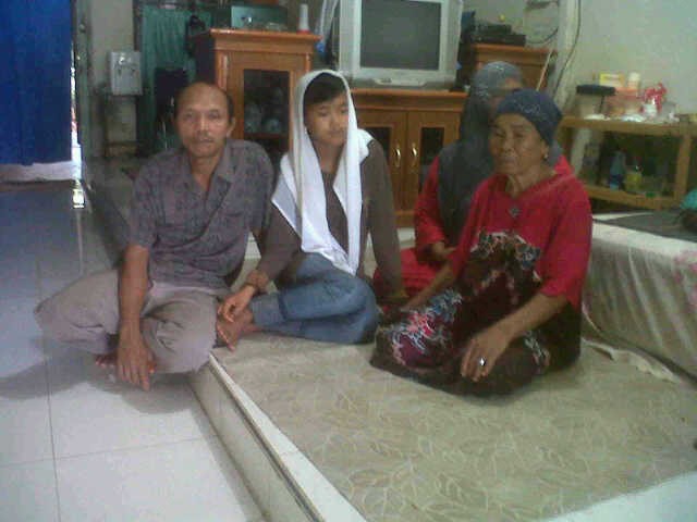 Ini Nenek Maryam yang Mengasuh Wenni Korban Tsunami Bak Cucu Sendiri Ini Nenek Maryam yang Mengasuh Wenni Korban Tsunami Bak Cucu Sendiri