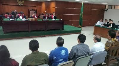 Pengunjung Sidang Anas Nyeletuk, Hakim Marah Ketuk Palu