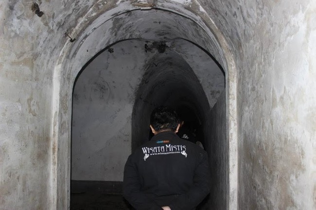 Sebelum Coba Wisata Mistis, Pahami Dulu 6 Hal Ini