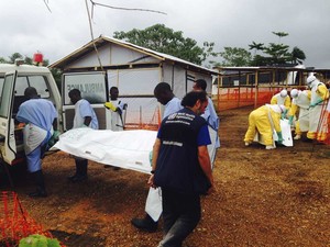 Semakin Menjalar, 932 Orang Tewas Akibat Wabah Ebola