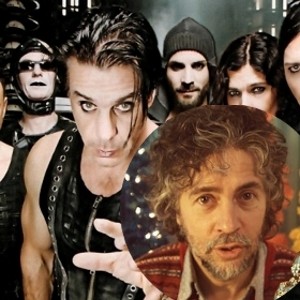 Dari Pisau Hingga Dildo, Merchandise Resmi Paling Unik Musisi Dunia