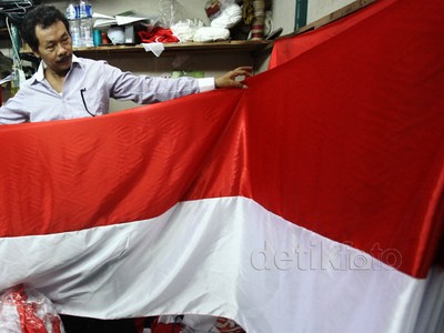 Jelang HUT RI, Penjahit Bendera Banjir Pesanan
