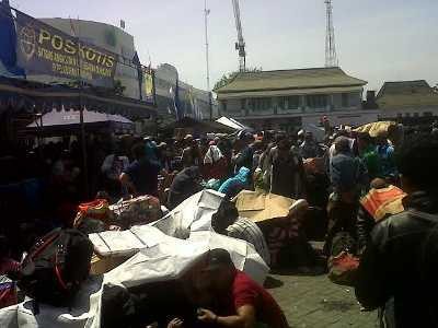 Arus Balik di Pelabuhan Tanjung Perak Masih Ramai