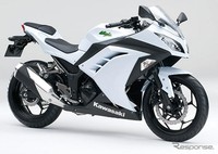 Sementara itu mesin juga bisa mengeluarkan torsi yang pas saat engine brake untuk mencegah ban belakan mengalami slip. Di Jepang motor ini akan dijual seharga 553.500 yen atau sekitar Rp 63 juta. Untuk warnanya sendiri ada Lime Green dan Pearl Stardust White. Istimewa/dok Response.