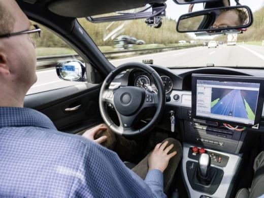 Warga AS Siap Sambut Mobil Autopilot