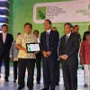 BCA Dianugerahi Social Business Award