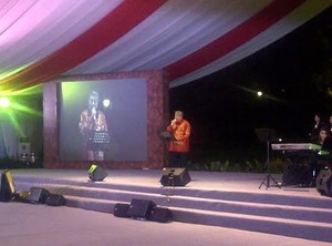 SBY Bareng Menteri Nyanyikan Lagu Bee Gees