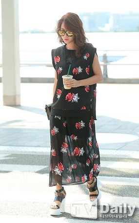 Gaya Santai SISTAR Saat Terbang dari Incheon ke Jakarta