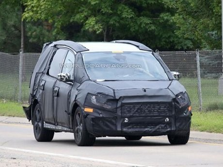 MPV Ford Teranyar Mulai Dites di Jalanan