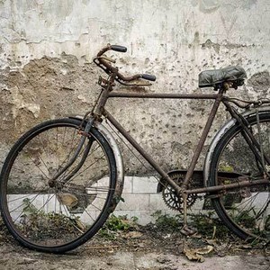 Beautiful Decay: Mengabadikan Barang Rongsok Jadi Karya Seni