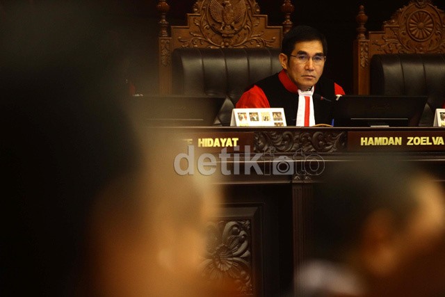 Saksi Prabowo-Hatta Sering Izin Buka Data, Ketua MK: Ini Bukan Ujian