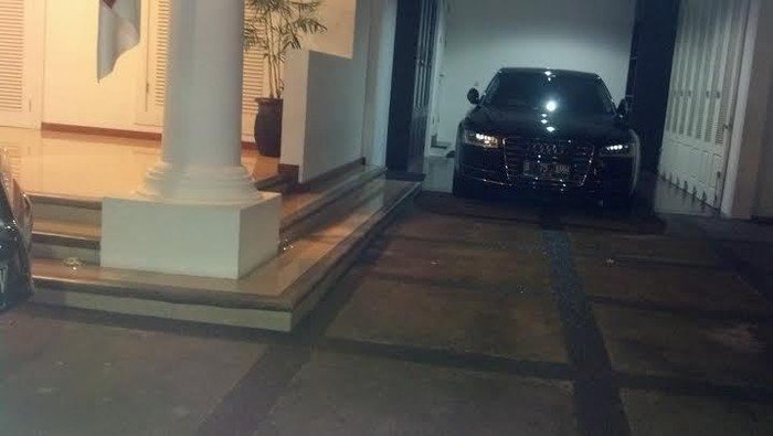 Hendropriyono Merapat ke Kantor Tim Transisi