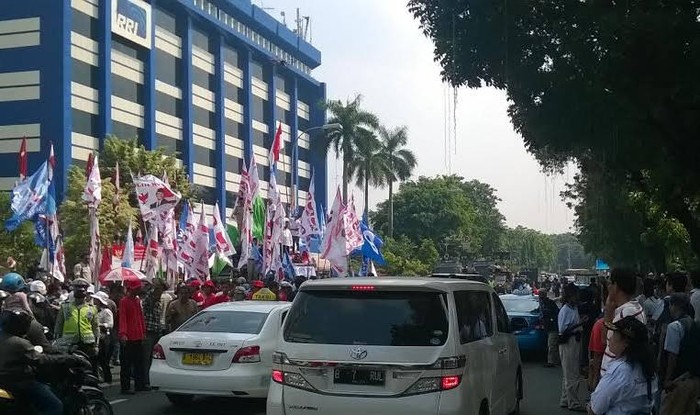 Massa Prabowo-Hatta Makin Banyak di Depan MK, Lalu Lintas Macet