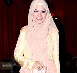 Berawal dari Nge-blog, Ghaida Tsurayya Banyak Dapat Pesanan Busana