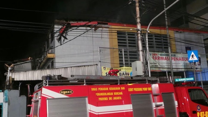 Kebakaran di SMK Penabur Berhasil Dipadamkan, Lalu lintas Padat
