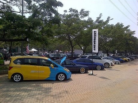 200 Mobil Modifikasi Kumpul di Ancol