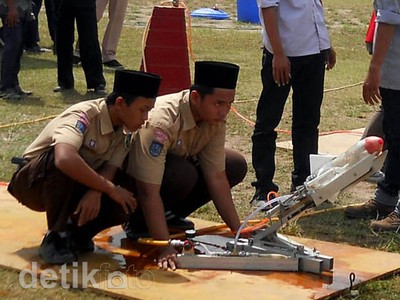 Kontes Roket Air karya Pelajar