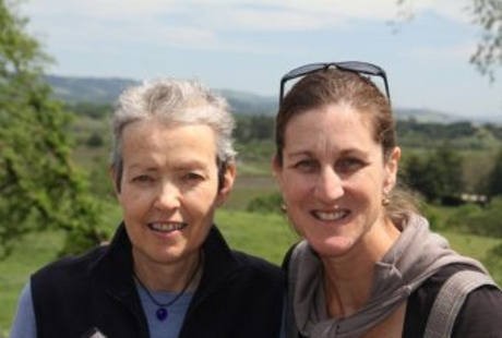 Bukan di Panggung, Paduan Suara Ini Tampil di Sisi Kasur Pasien Sekarat