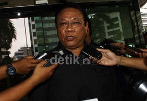 Senior Golkar: Agung Laksono dan 7 Kader Lain Dicopot dari Jabatannya