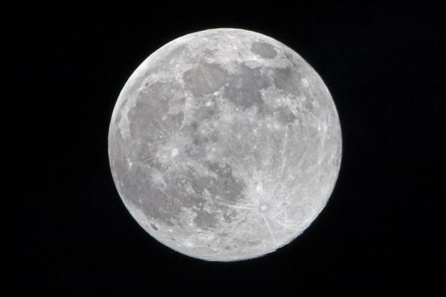 Ini Penampakan Supermoon di Beberapa Wilayah di Indonesia Tadi Malam
