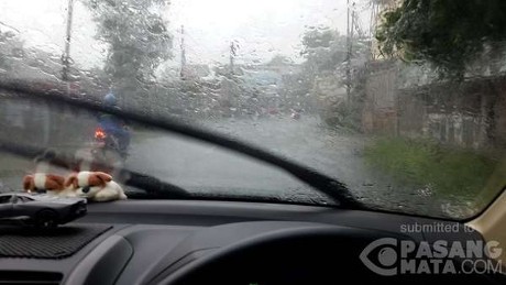 Hujan Deras Landa Jakarta Selatan, Jarak Pandang Terbatas