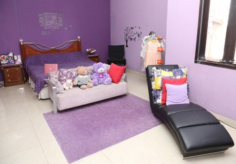 Tamara Tyasmara Pilih Serba Ungu untuk Kamarnya