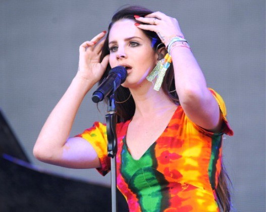 Giliran Lana Del Rey yang Terkena Imbas Konflik Israel-Palestina