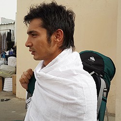 Abimana: Haji Backpacker Perjalanan Spiritual dari Sudut Pandang Lelaki