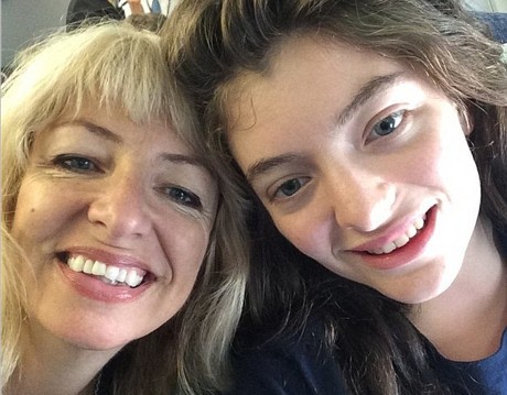 Wajah Cantik Lorde Tanpa Make Up Tebal